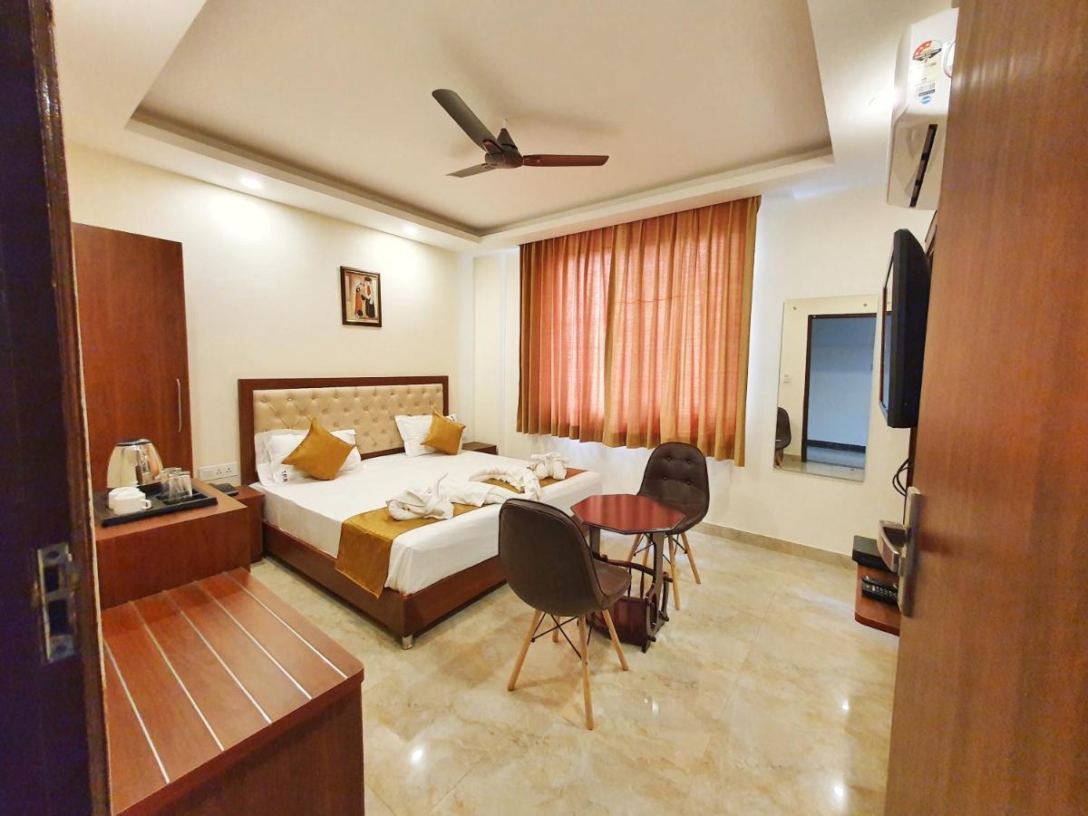 The Park Residency Hotel Dehradun Exterior photo