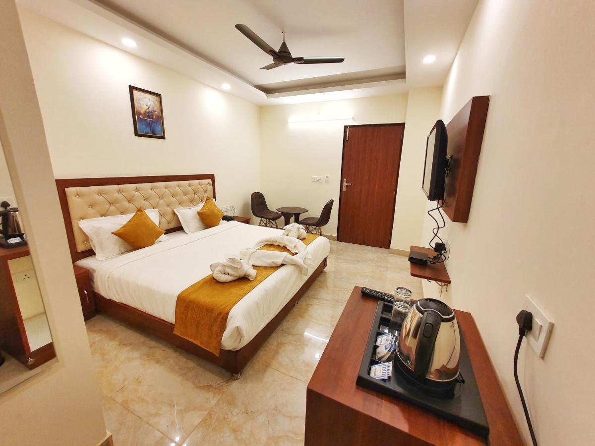 The Park Residency Hotel Dehradun Exterior photo