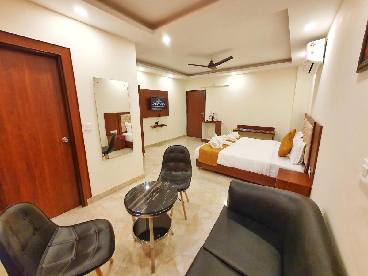 The Park Residency Hotel Dehradun Exterior photo