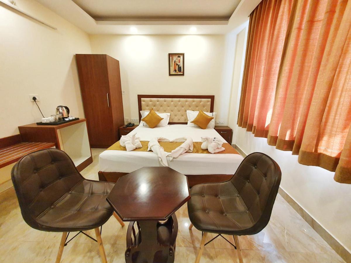 The Park Residency Hotel Dehradun Exterior photo