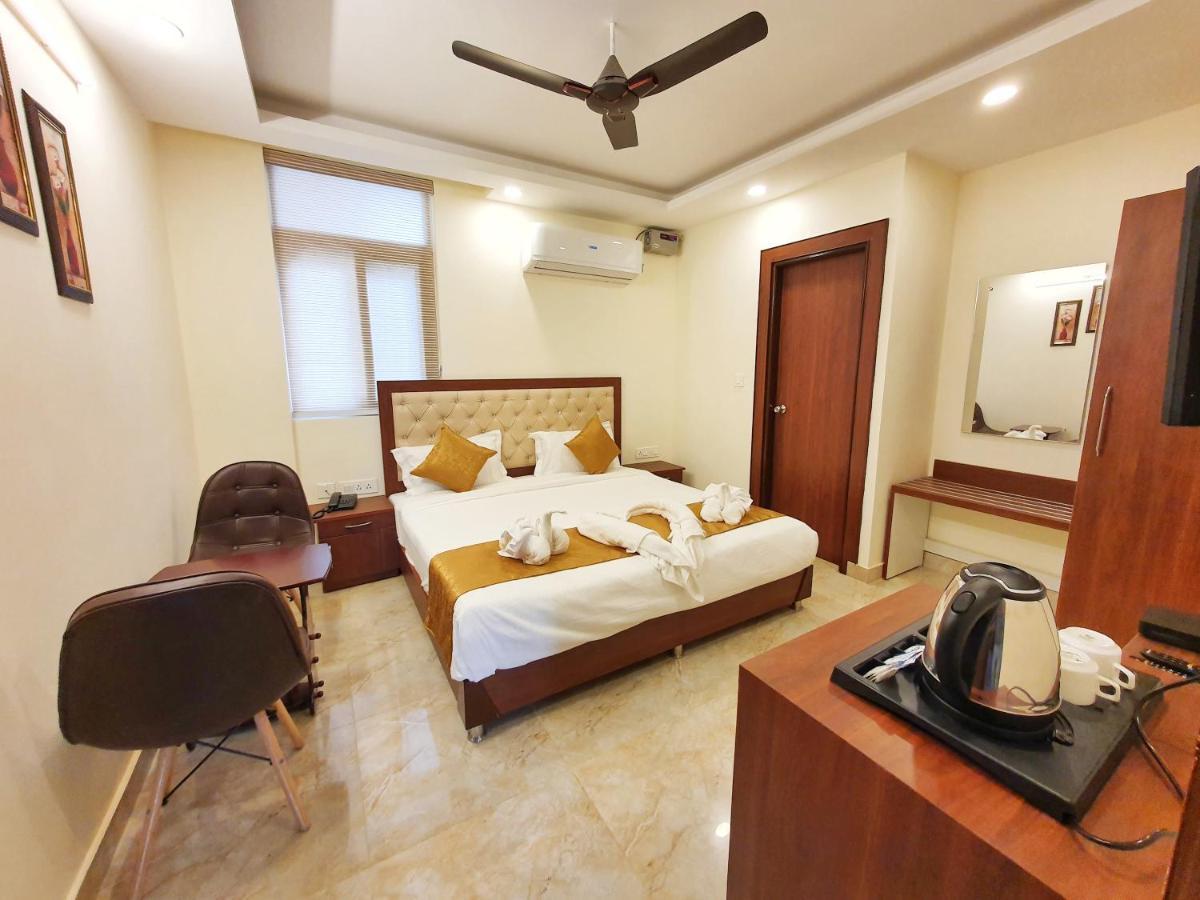 The Park Residency Hotel Dehradun Exterior photo